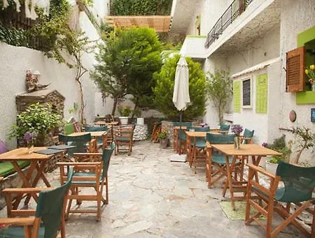 Gioma Hotel 2*